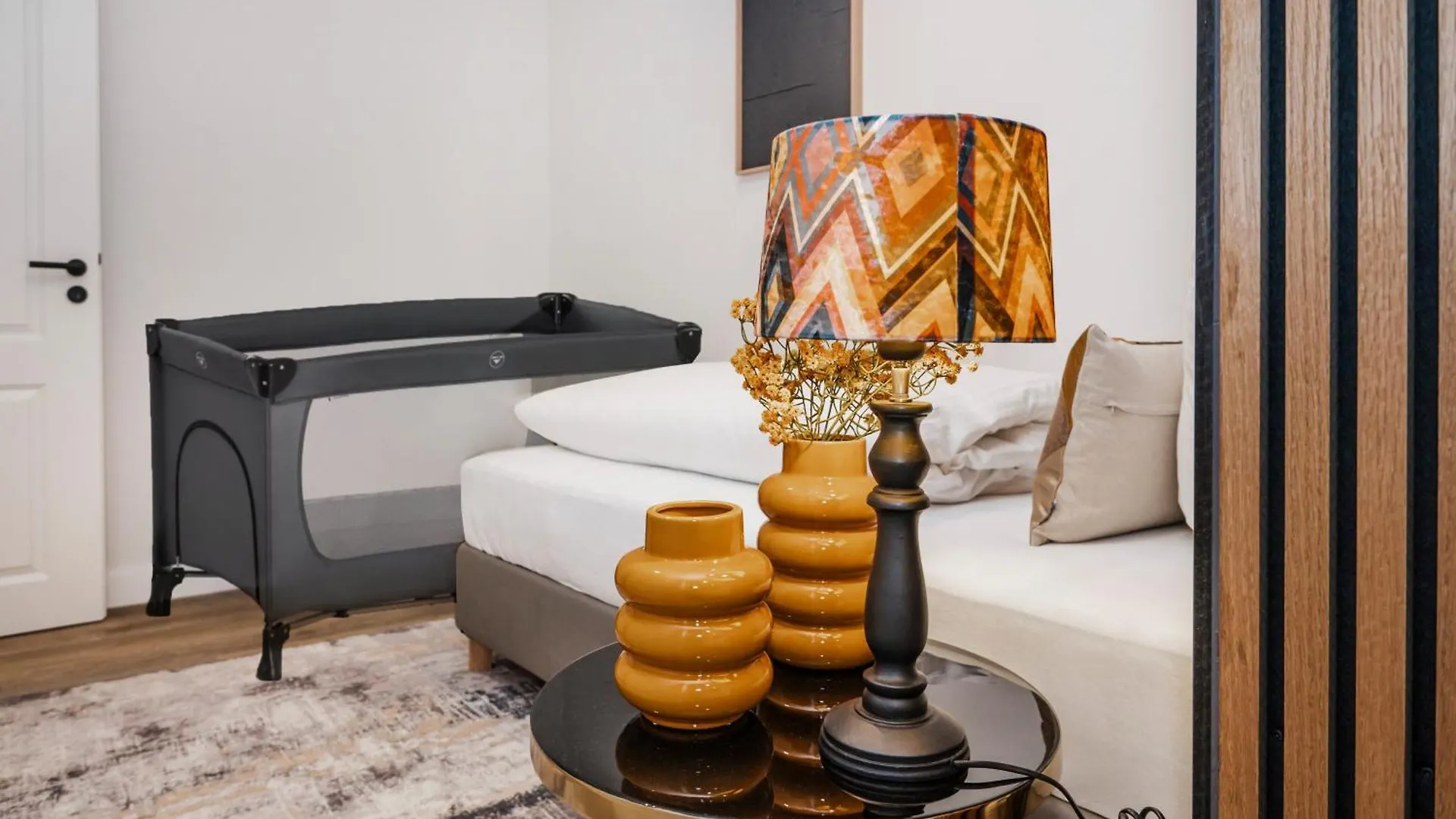 S331 - Luxurious Two Bedroom Duplex Apartment In Cologne Germany