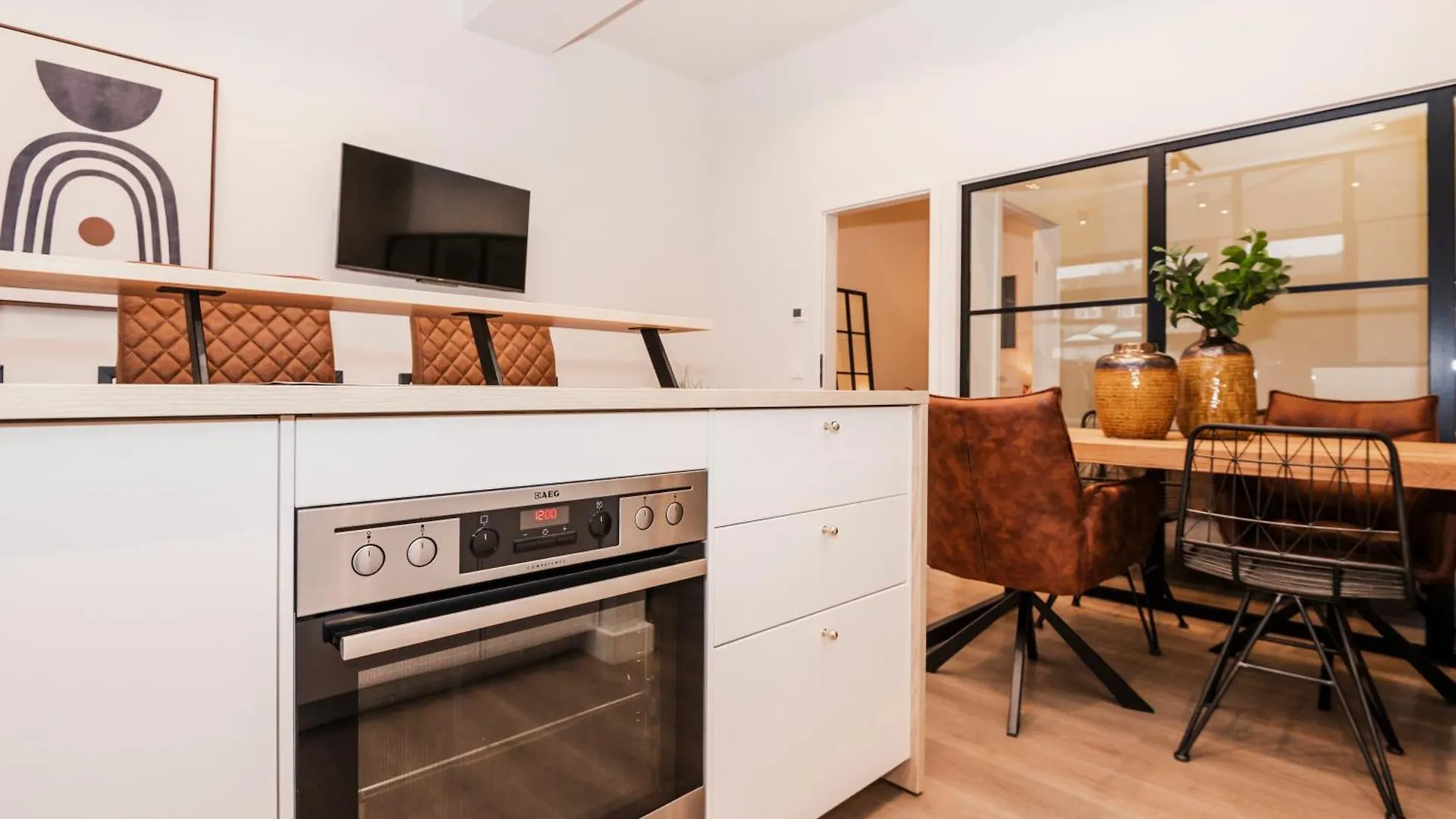 S331 - Luxurious Two Bedroom Duplex Apartment In Cologne