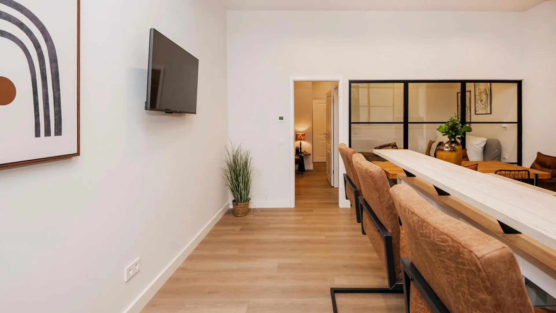 S331 - Luxurious Two Bedroom Duplex Apartment In Cologne Germany