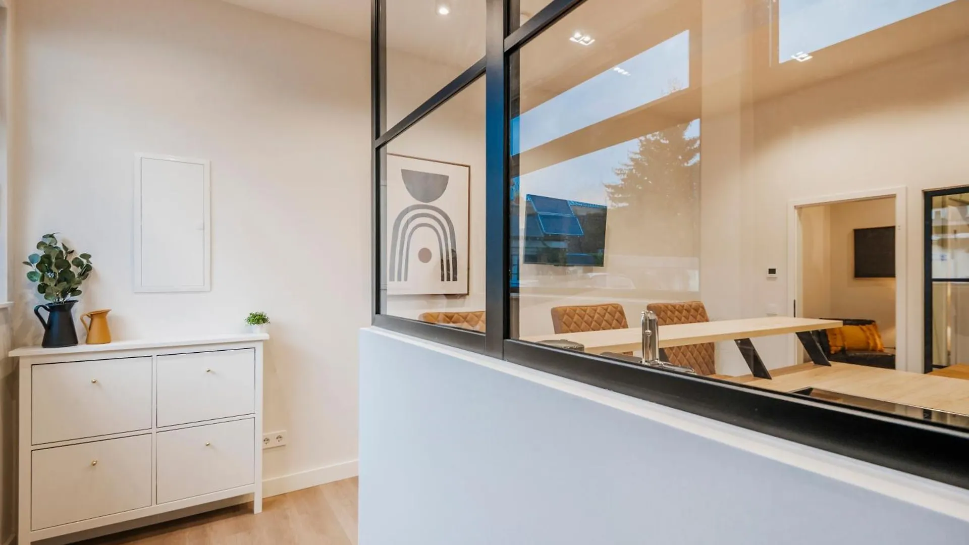 S331 - Luxurious Two Bedroom Duplex Apartment In Cologne