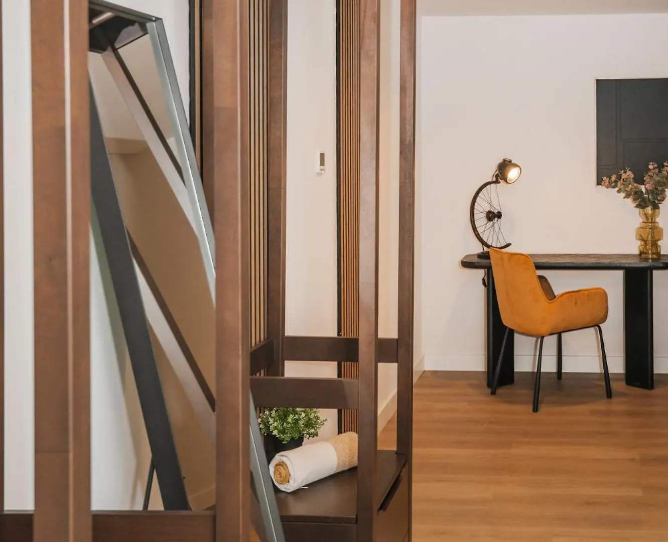 S331 - Luxurious Two Bedroom Duplex Apartment In Cologne