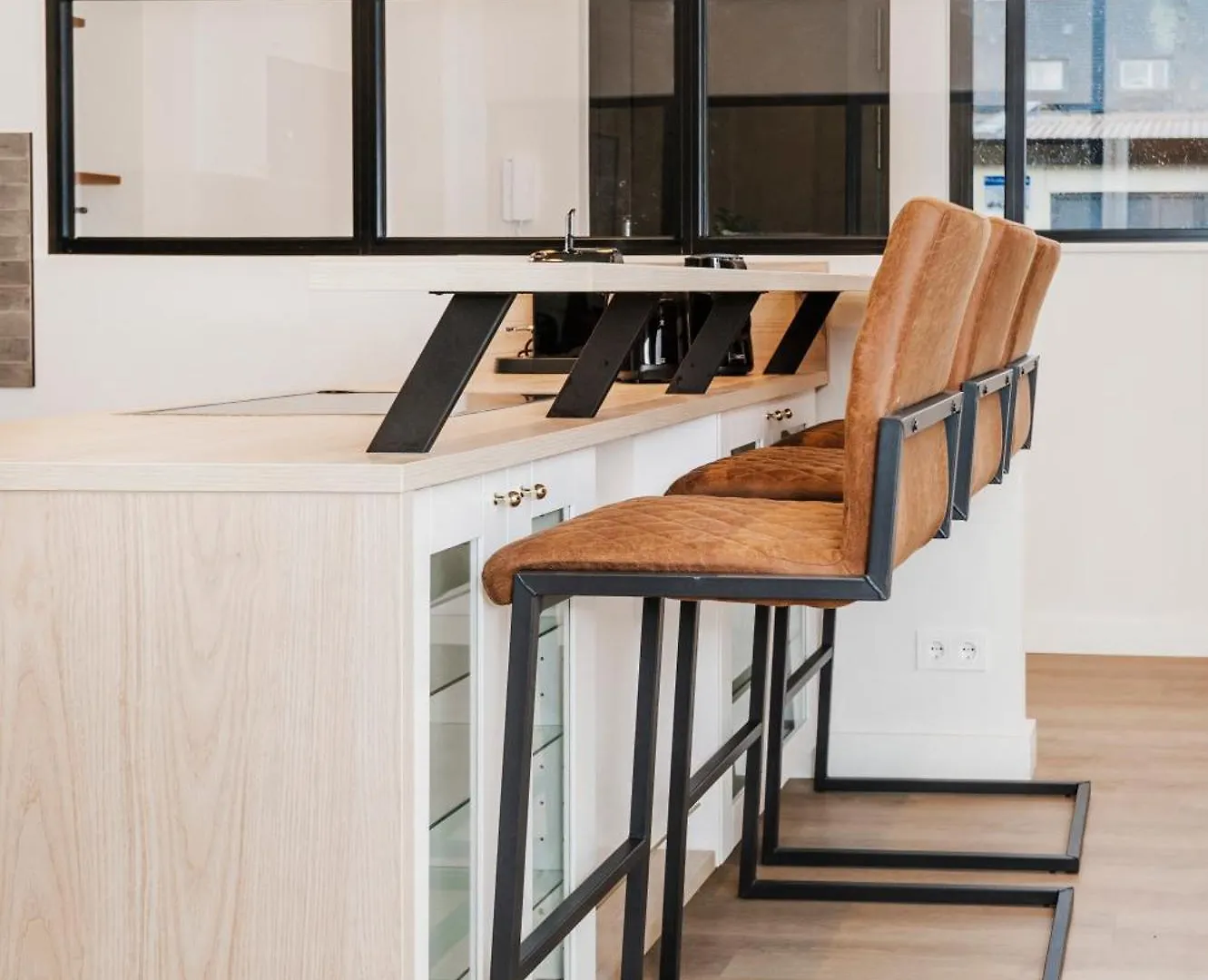 S331 - Luxurious Two Bedroom Duplex Apartment In Köln Deutschland