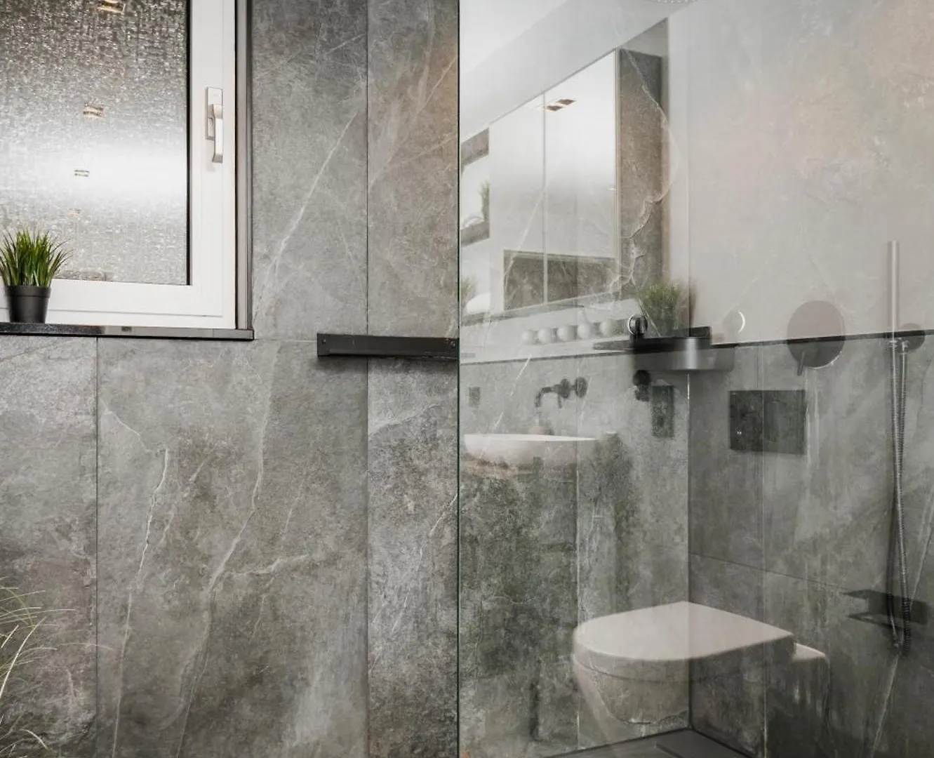 S331 - Luxurious Two Bedroom Duplex Apartment In Cologne